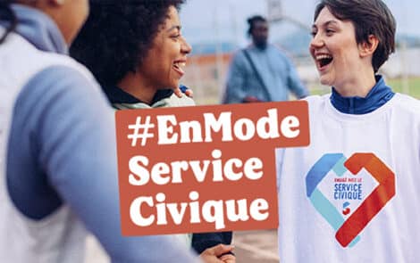Trois jeunes femmes épanouies.