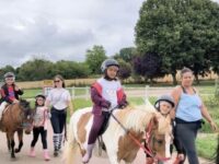 Le poney pour les grands