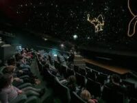 La tête dans les étoiles