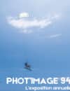 Parachutiste évoluant dans le ciel.