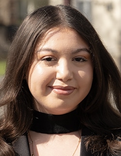 Photo portrait de Kahina Aït-Adda.