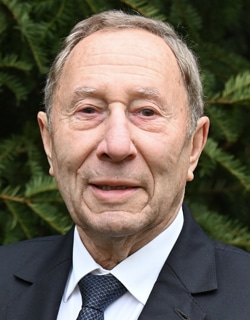 Photo portrait de Michel Oudinet.