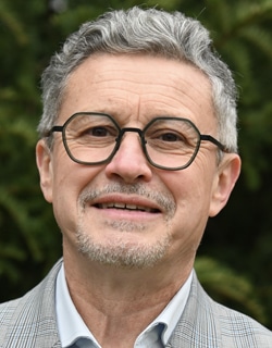 Photo portrait de Philippe Bonvié.