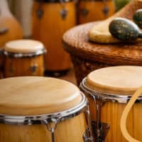 Instruments de percussions, tambours.