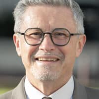 Photo portrait de Philippe Bonvié.