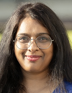 Photo portrait de Praveena Kandasami.