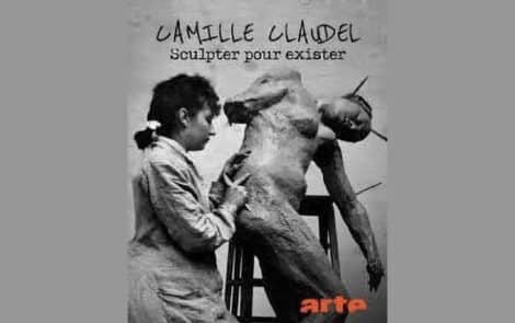 Affiche de Camille Claudel en train de sculpter.
